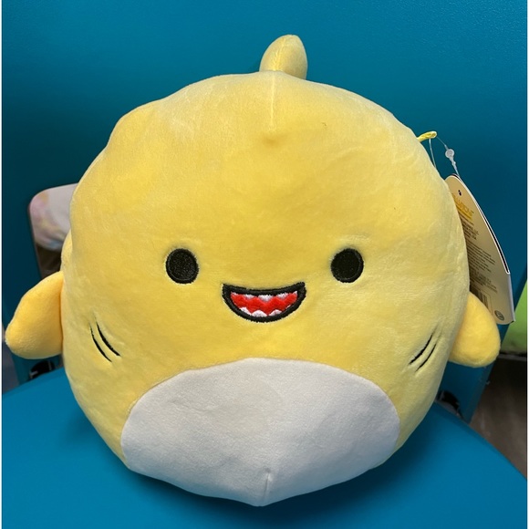 Squishmallows Toys Nwt 8 Chandler The Yellow Shark Squishmallow